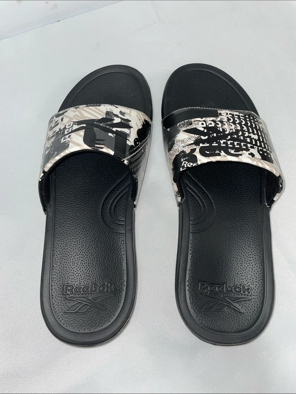 Reebok slides sz
